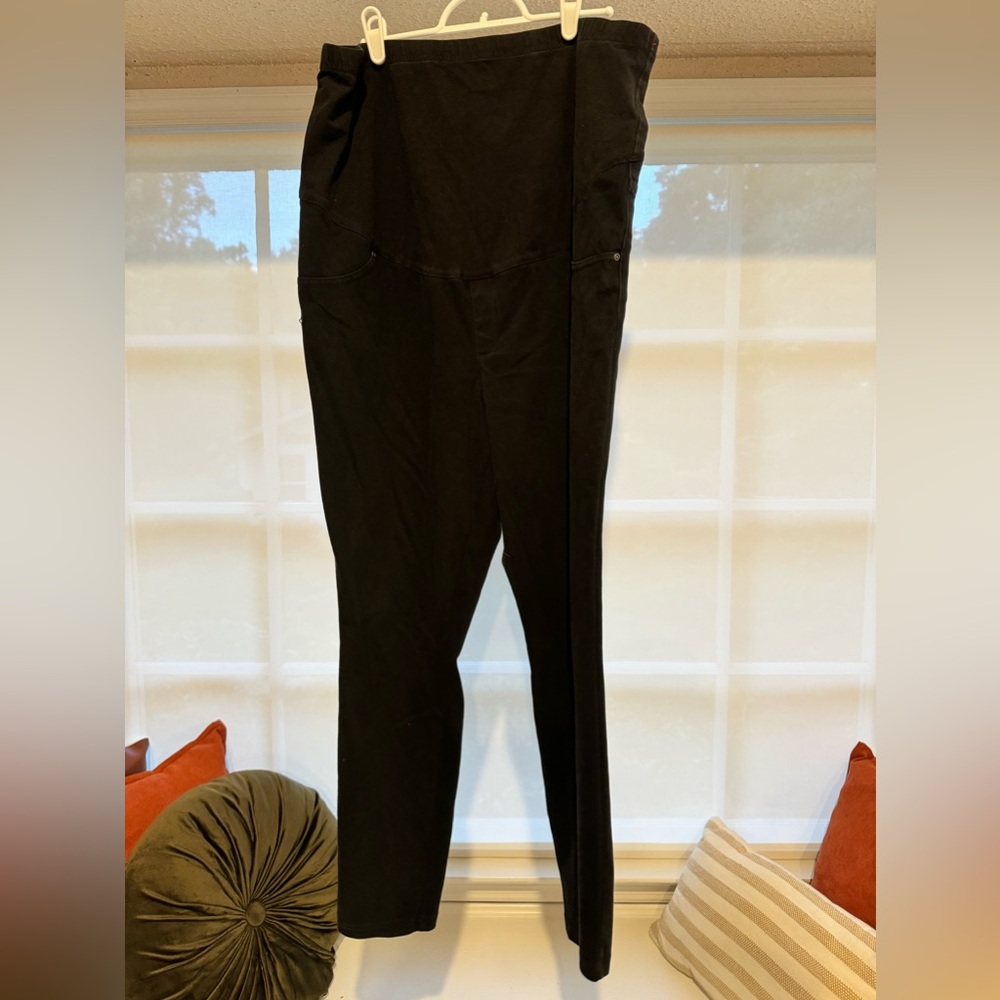 Black Maternity Skinny Jeans  💸💸ALL $3 ITEMS MUST BE BUNDLED!💸💸